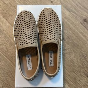 Steve Madden Slip On Shoes size 7